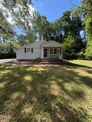 513 Madison Avenue, Cary, NC 27513