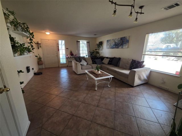 15308 Sarahs Creek DR, Pflugerville, TX 78660