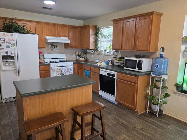 15308 Sarahs Creek DR, Pflugerville, TX 78660