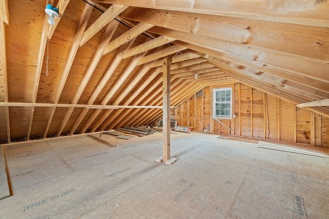 31 Oak St, Shrewsbury, MA 01545