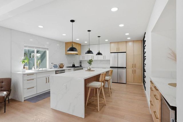 4716 Murat Pl, San Diego, CA 92117