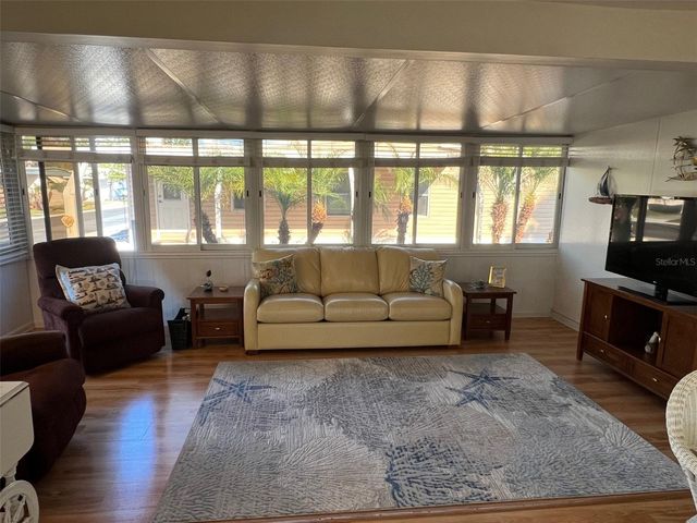 11300 124TH AVENUE 33, Largo, FL 33778