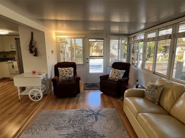 11300 124TH AVENUE 33, Largo, FL 33778