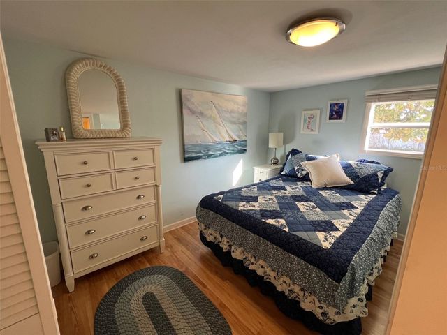 11300 124TH AVENUE 33, Largo, FL 33778