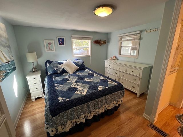 11300 124TH AVENUE 33, Largo, FL 33778