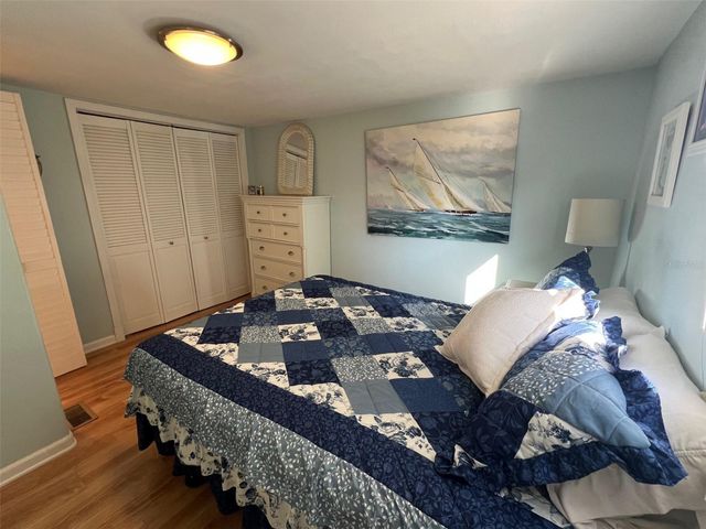 11300 124TH AVENUE 33, Largo, FL 33778