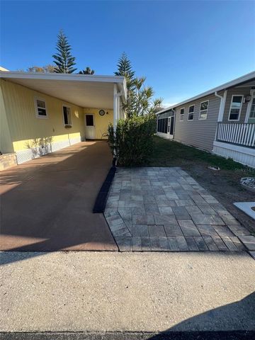 11300 124TH AVENUE 33, Largo, FL 33778