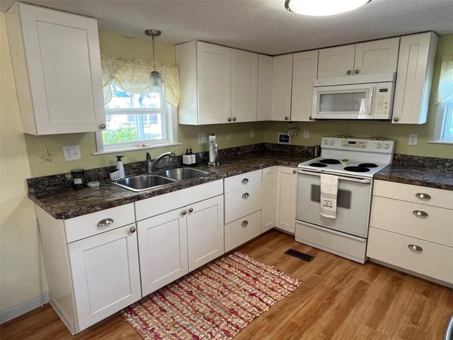 11300 124TH AVENUE 33, Largo, FL 33778