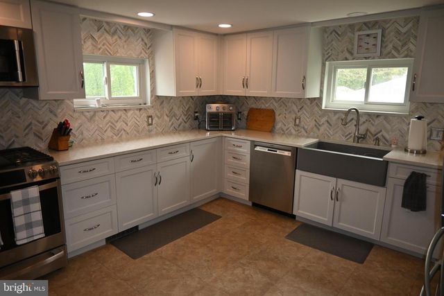 2231 SPINNERSTOWN RD, Quakertown, PA 18951