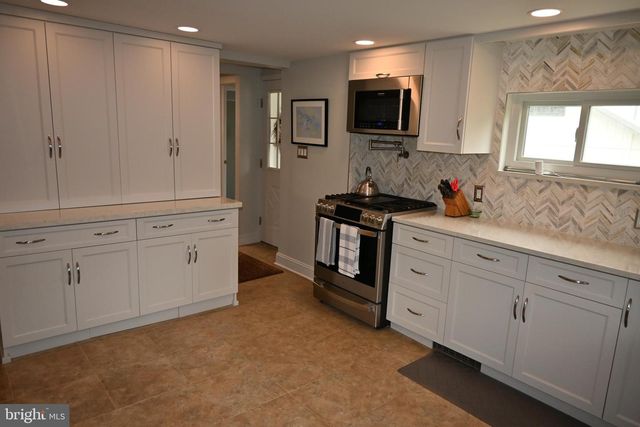 2231 SPINNERSTOWN RD, Quakertown, PA 18951