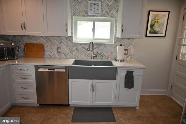 2231 SPINNERSTOWN RD, Quakertown, PA 18951