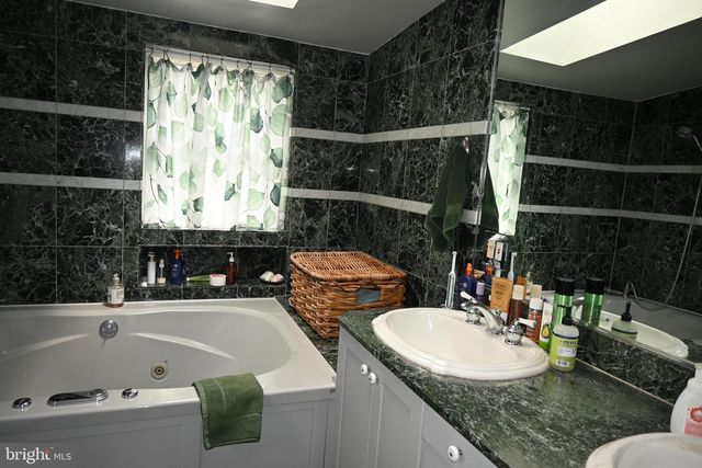 2231 SPINNERSTOWN RD, Quakertown, PA 18951