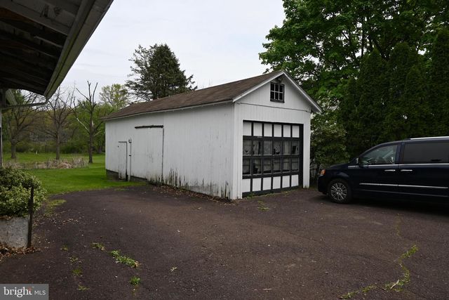 2231 SPINNERSTOWN RD, Quakertown, PA 18951