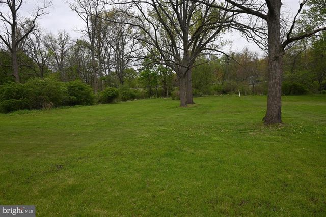2231 SPINNERSTOWN RD, Quakertown, PA 18951