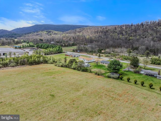 11195 VALLEY RD, Berkeley Springs, WV 25411