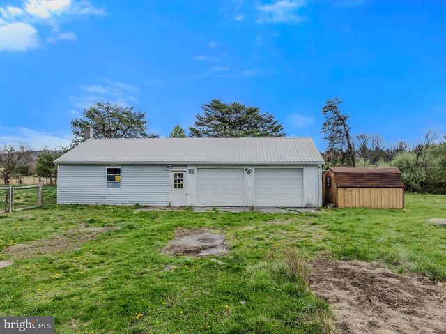 11195 VALLEY RD, Berkeley Springs, WV 25411