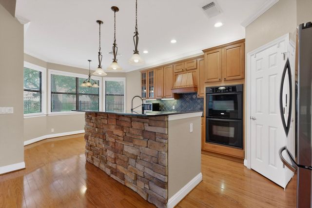 13933 Ashton Woods CIR 71, Austin, TX 78727