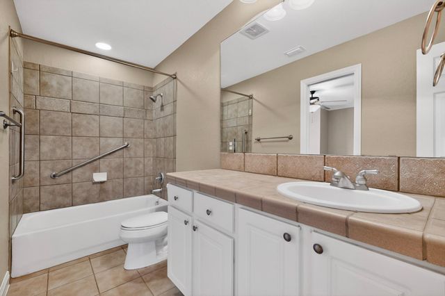 13933 Ashton Woods CIR 71, Austin, TX 78727