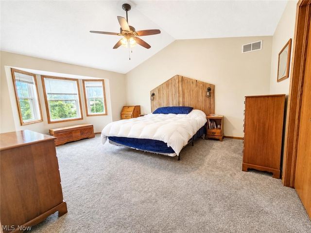 11227 William Penn Avenue NE, Hartville, OH 44632
