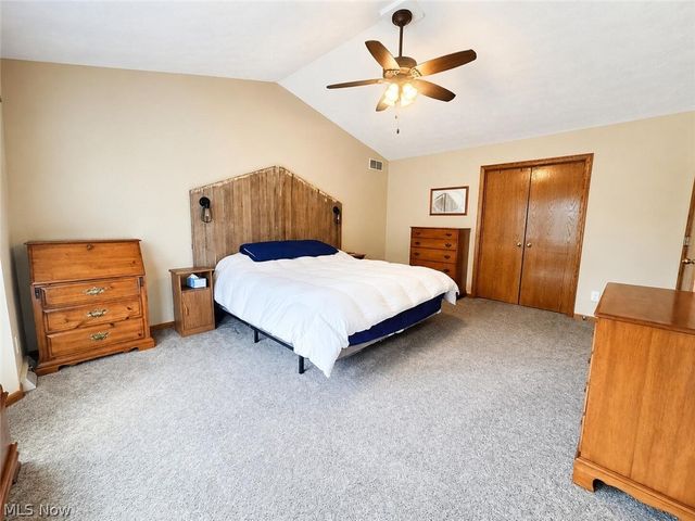 11227 William Penn Avenue NE, Hartville, OH 44632