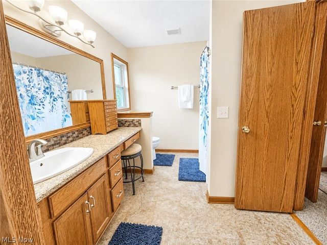 11227 William Penn Avenue NE, Hartville, OH 44632