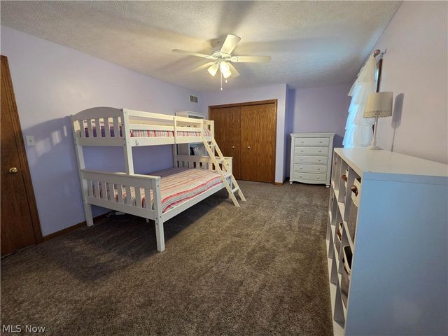 11227 William Penn Avenue NE, Hartville, OH 44632