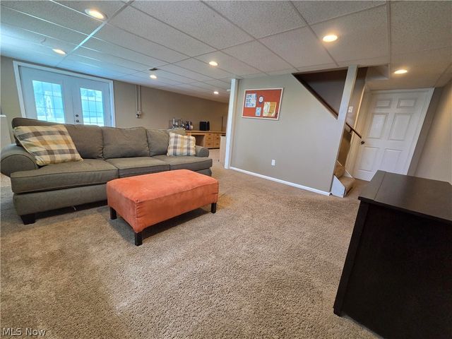 11227 William Penn Avenue NE, Hartville, OH 44632