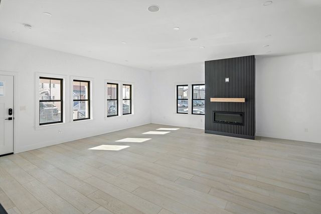 21 Woodbine St 21, Somerville, MA 02143