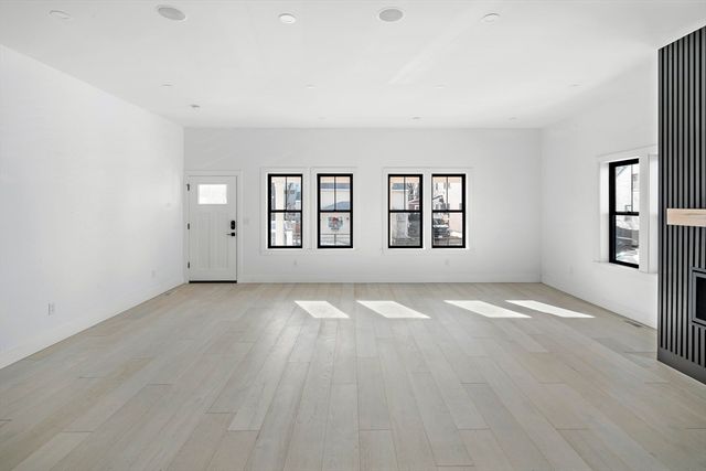 21 Woodbine St 21, Somerville, MA 02143