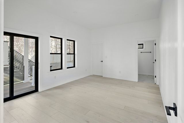 21 Woodbine St 21, Somerville, MA 02143
