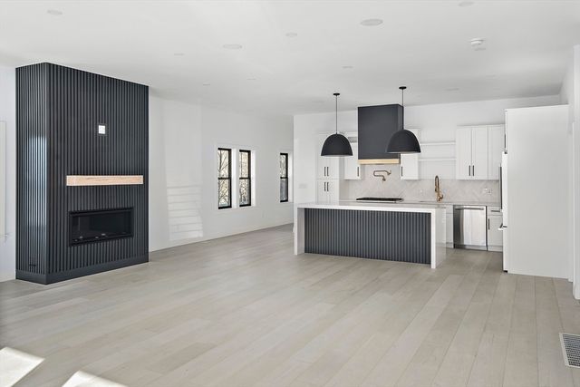 21 Woodbine St 21, Somerville, MA 02143