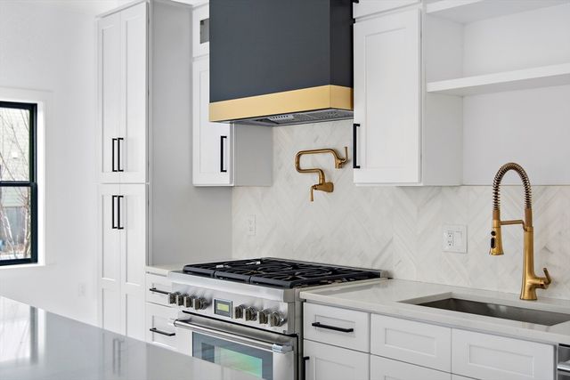21 Woodbine St 21, Somerville, MA 02143