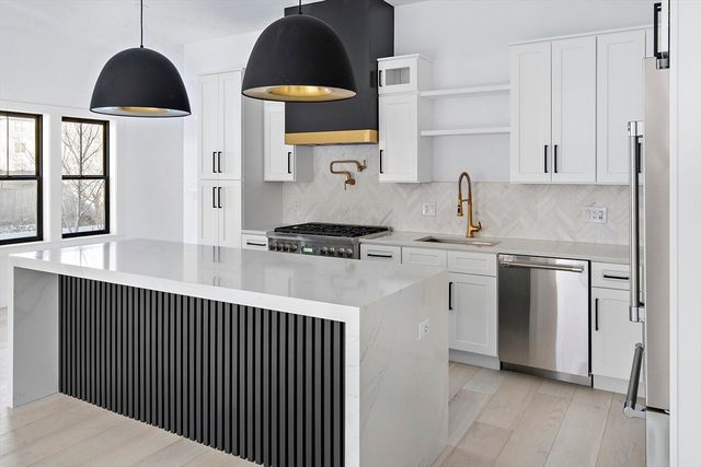 21 Woodbine St 21, Somerville, MA 02143