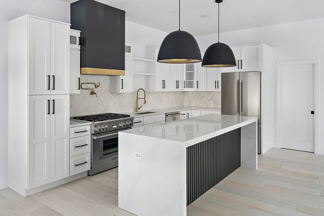 21 Woodbine St 21, Somerville, MA 02143