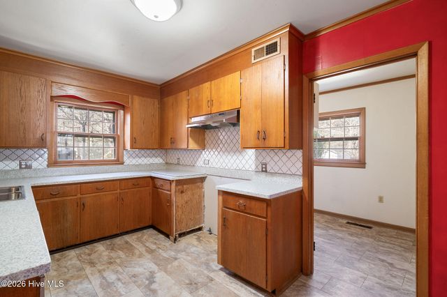 219 E Ridge Street, Rose Hill, NC 28458
