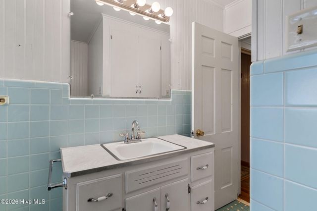 219 E Ridge Street, Rose Hill, NC 28458