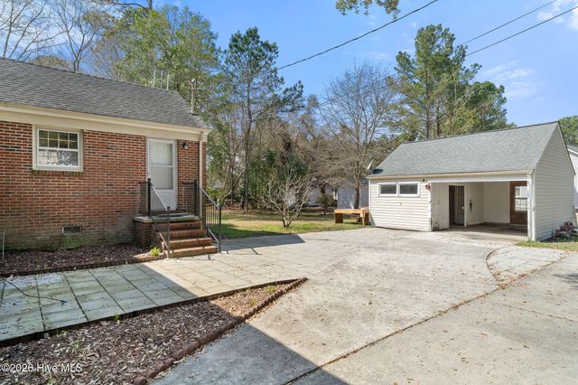 219 E Ridge Street, Rose Hill, NC 28458