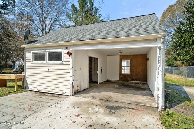 219 E Ridge Street, Rose Hill, NC 28458