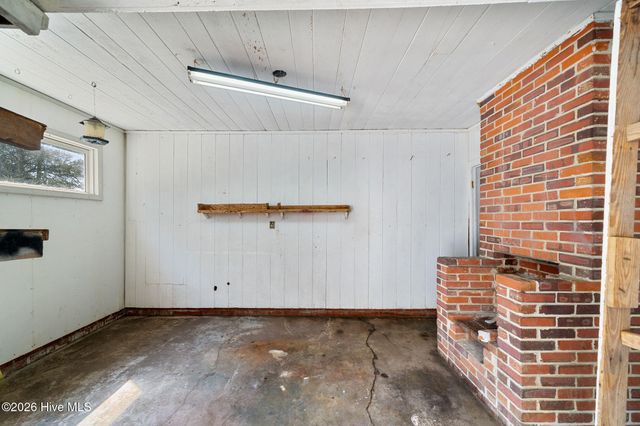 219 E Ridge Street, Rose Hill, NC 28458