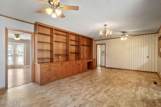 219 E Ridge Street, Rose Hill, NC 28458