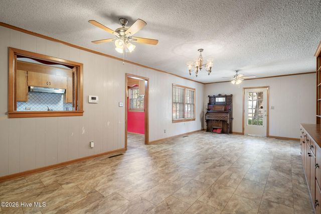 219 E Ridge Street, Rose Hill, NC 28458