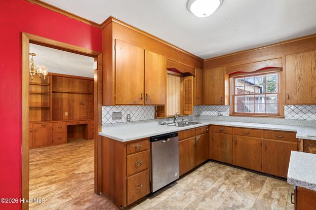 219 E Ridge Street, Rose Hill, NC 28458