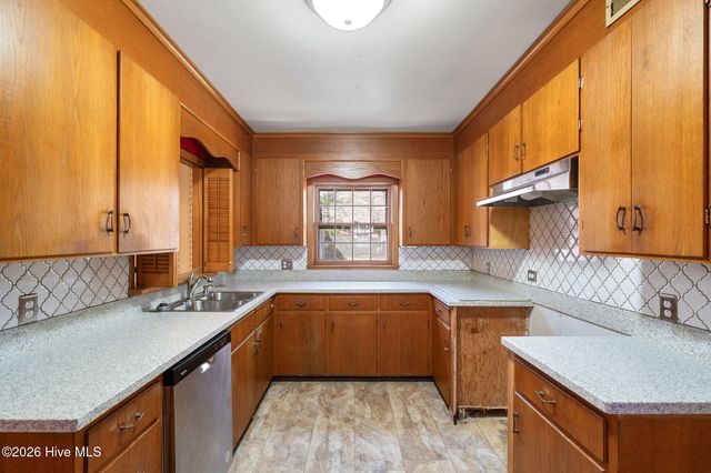 219 E Ridge Street, Rose Hill, NC 28458