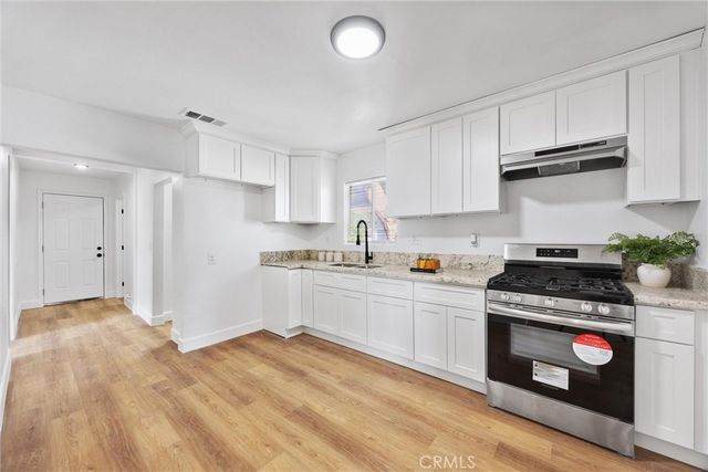 116 E Warren Avenue, Bakersfield, CA 93308