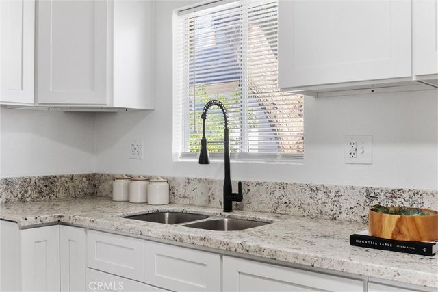116 E Warren Avenue, Bakersfield, CA 93308