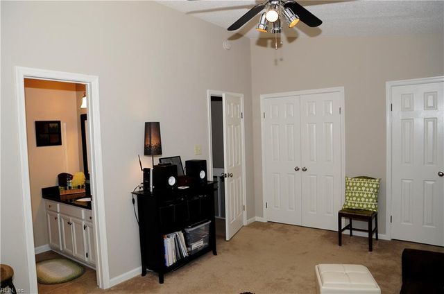 3950 Roebling LN, Virginia Beach, VA 23452