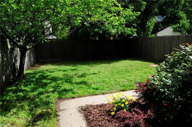3950 Roebling LN, Virginia Beach, VA 23452