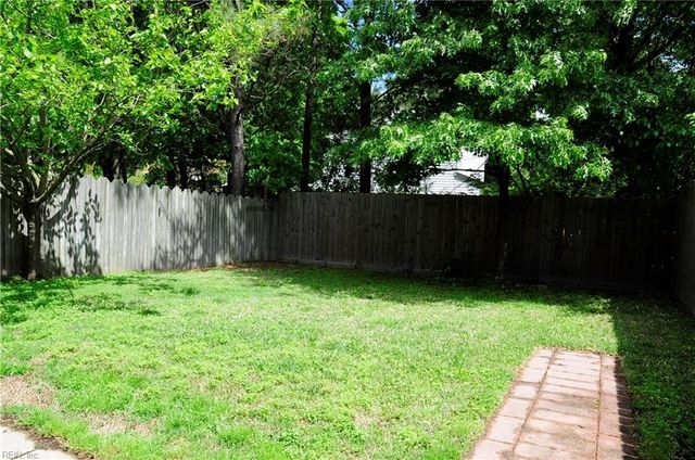 3950 Roebling LN, Virginia Beach, VA 23452