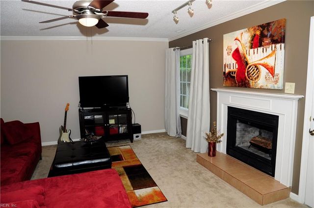 3950 Roebling LN, Virginia Beach, VA 23452
