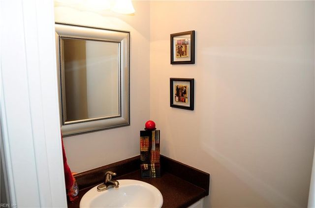 3950 Roebling LN, Virginia Beach, VA 23452